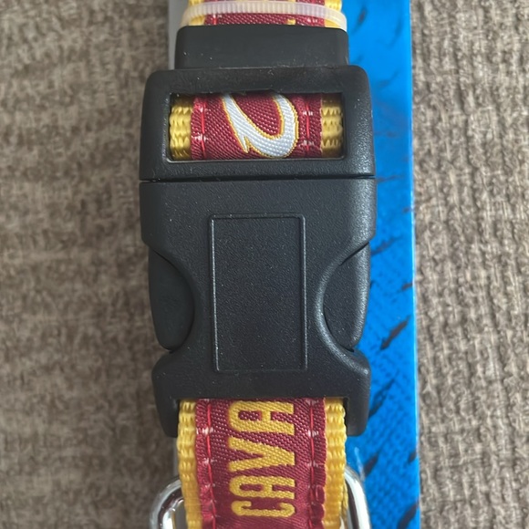 Cleveland Cavs Pet Collar - Picture 3 of 9